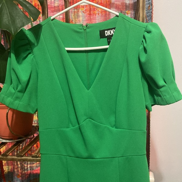 DKNY Size 2 green midi dress - Picture 3 of 5